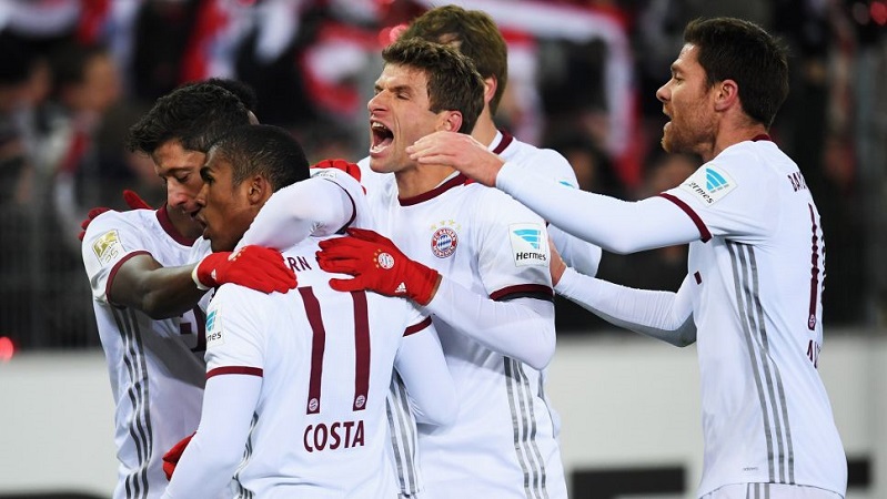 Bayern Muenchen Juara Paruh Musim Berkat Lewandowski