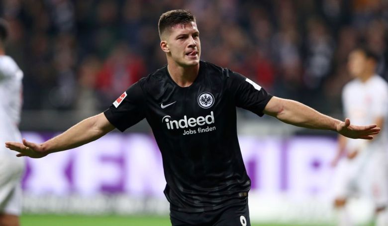 Cetak Quintuple, Jovic Jadi Top Skor Sementara Bundesliga