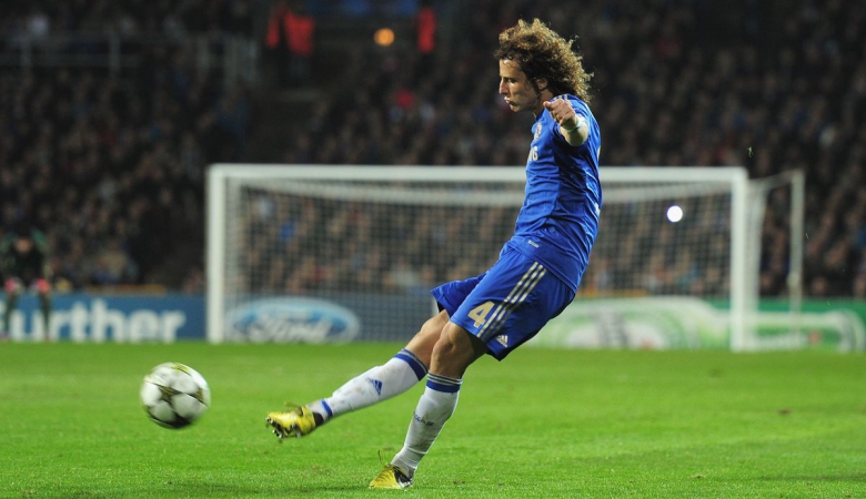 Mengungkap Rahasia Teknik Tendangan Bebas David Luiz