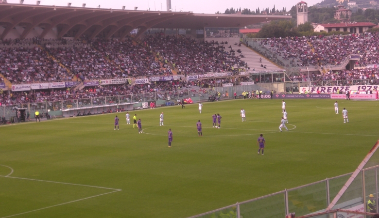 Buntunya Masing-masing Sayap Fiorentina VS AC Milan