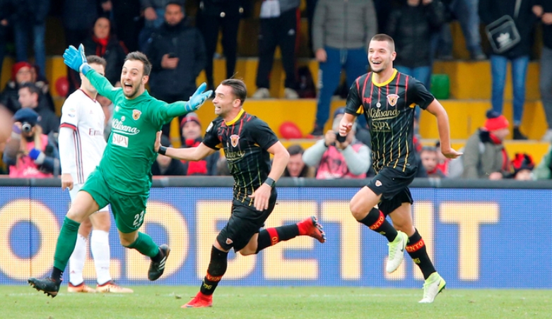 Kiper Benevento Cetak Gol Dramatis untuk Berikan Satu Poin Bersejarah